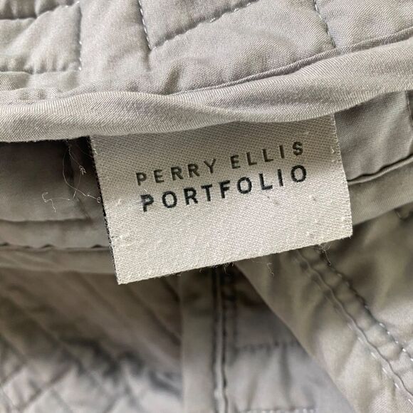 Perry Ellis Portfolio modern comforter gray lightweight Queen - Picture 5 of 5